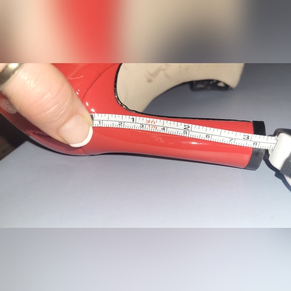 Red white black (looks blue to me) heels 7 Antonio  Melani Janellie - Picture 4 of 4